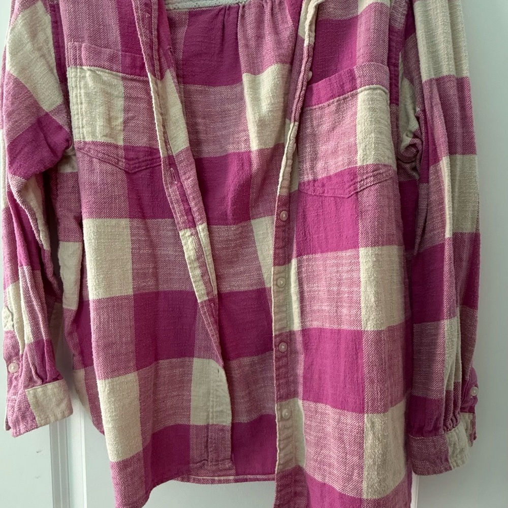 American Eagle Outfitters Pink and White Plaid Button Down Shirt